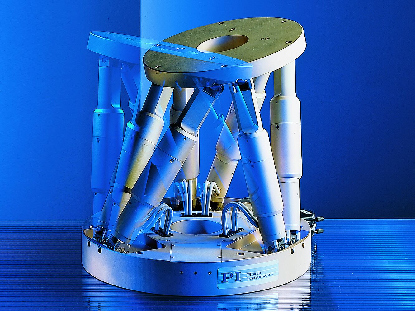 Moteurs cc en robotique Hexapod micro-positionnement avec un maximum de maniabilité et de précision