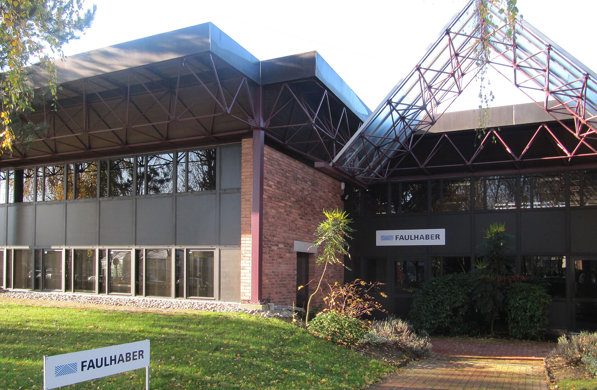 Edificio di FAULHABER France SAS, Montigny-le-Bretonneux, France